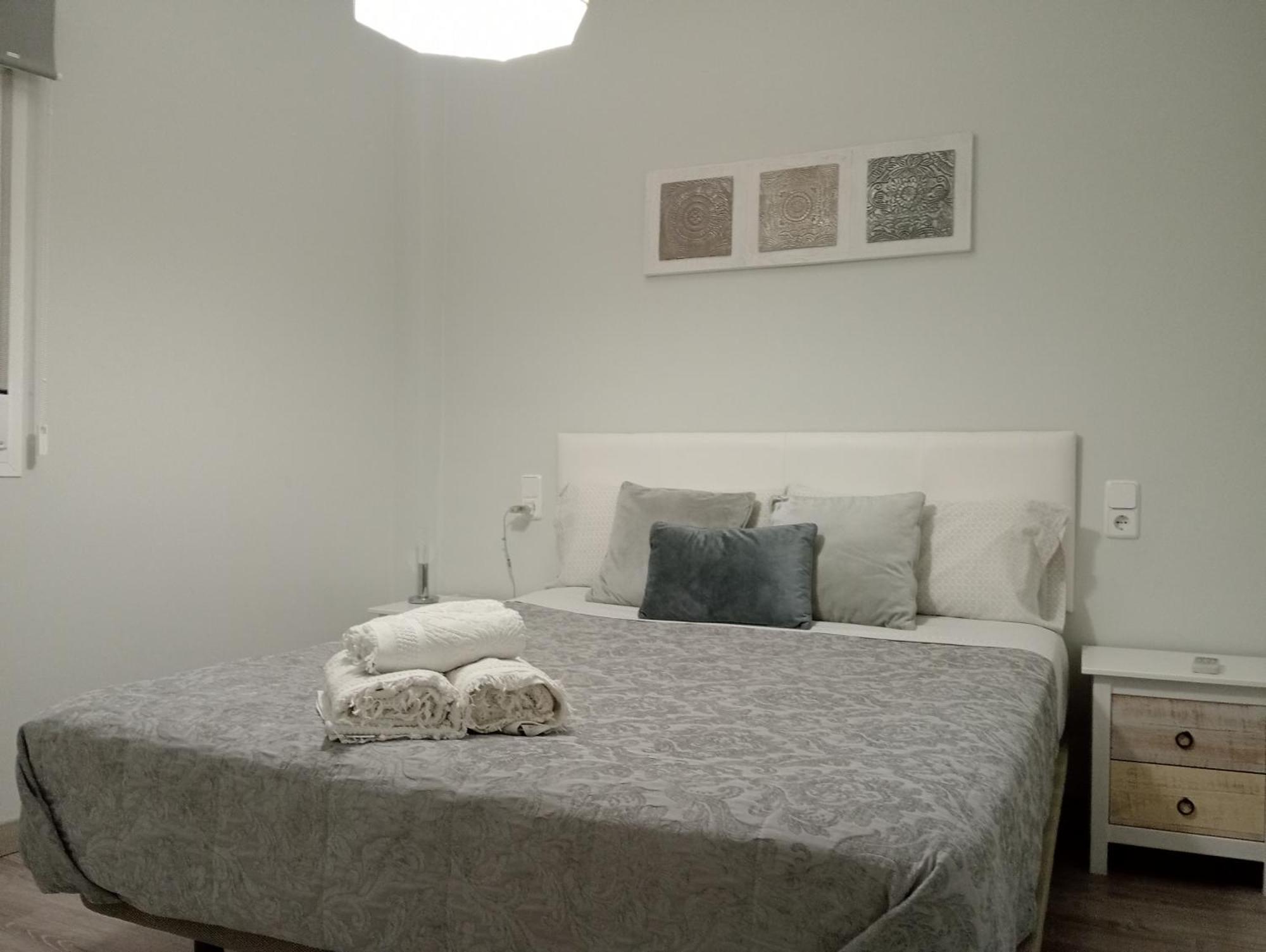 Apartamento la Soledad, junto al Alcázar Toledo Esterno foto